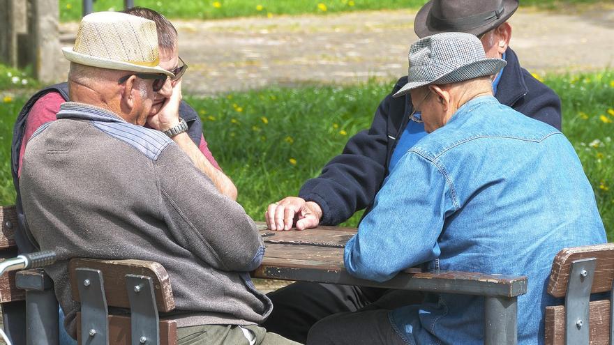 Preocupación para los jubilados: las pensiones que podrían bajar en 2024