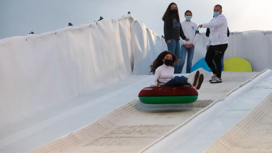 Las atracciones navideñas en Avilés: de la pista y el tobogán de hielo a la casa de Papá Noel