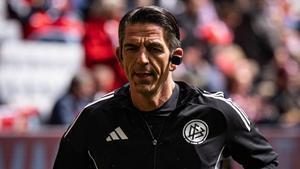 Deniz Aytekin, antes de arbitrar su último partido como árbitro
