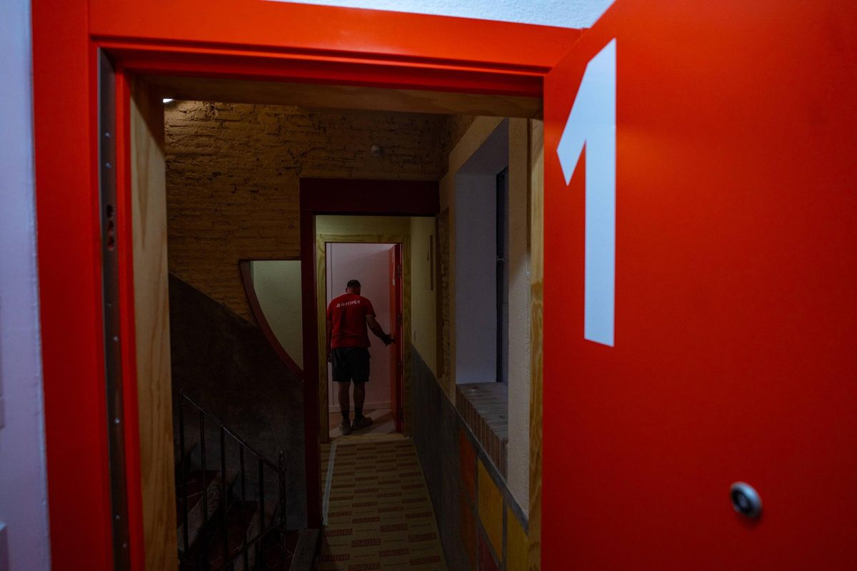 Así ha quedado una finca histórica del Raval rehabilitada como vivienda pública