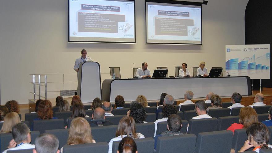 Presentación de la encuesta a los profesionales. // FdV