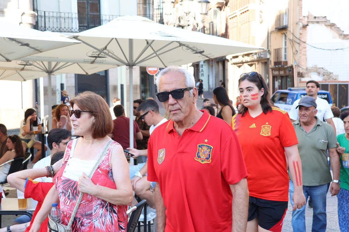Final del Mundial de fútbol - Aficionados de la selección española ven la final en la Plaza Mayor