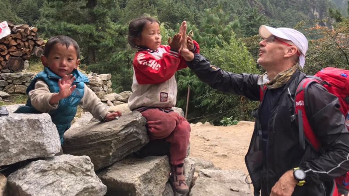 Los niños del Nepal son muy agradecidos con los visitantes extranjeros