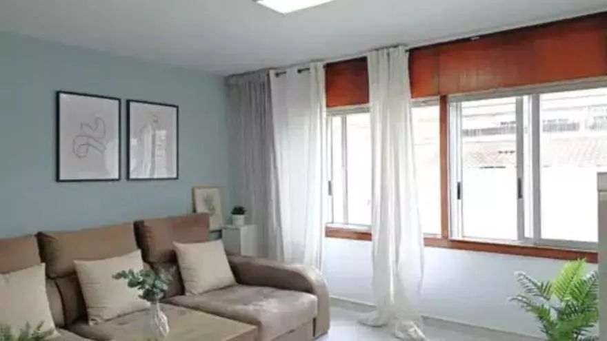 A la venta por 125.000 euros un piso de tres habitaciones y terraza en Sada