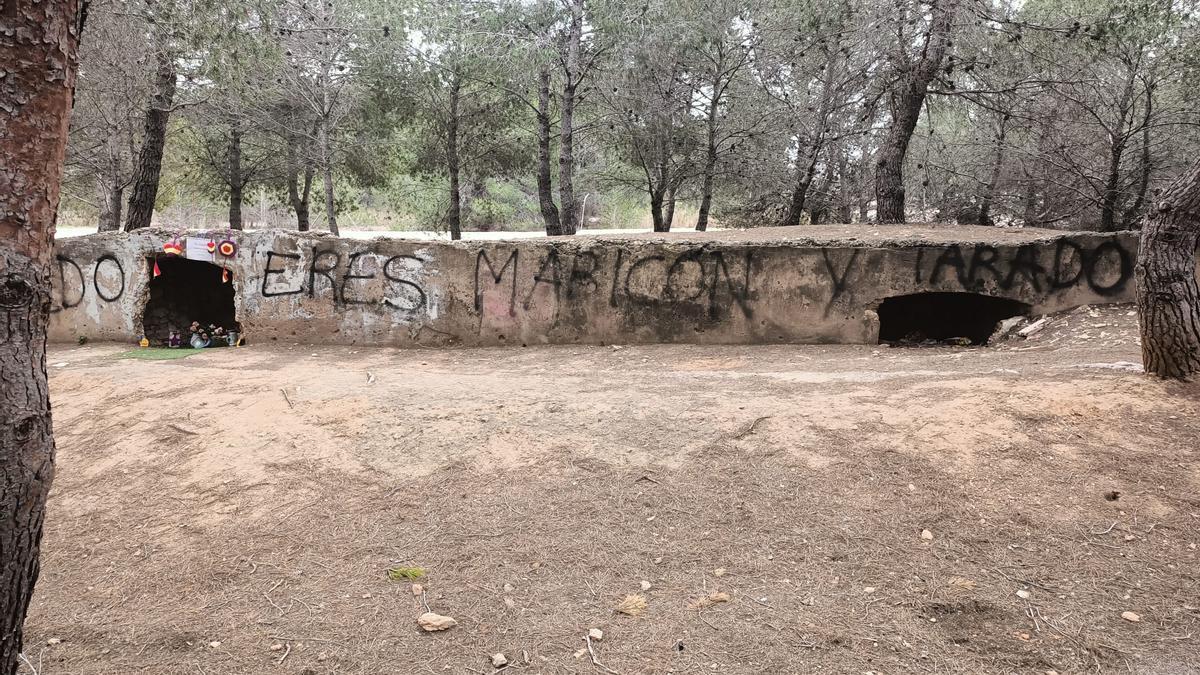 Vandalizan en Paredón de España de Paterna con una pintada