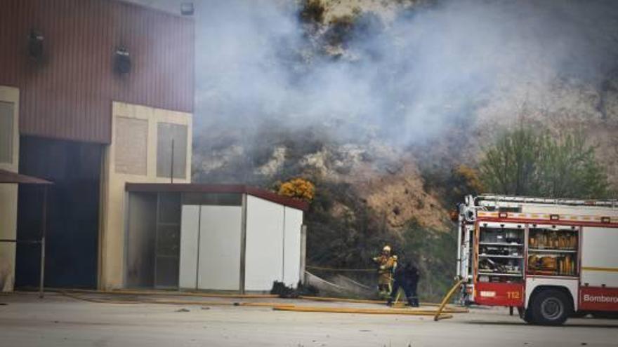 Incendio en una nave de Mirofret