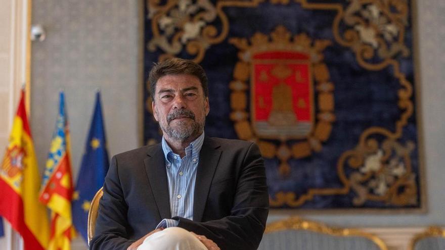 Entrevista con Luis Barcala, alcalde de Alicante, tras el primer año del mandato 2023-27