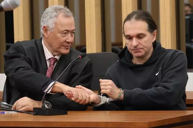 Veinticinco años de cárcel para el acusado de matar a su expareja ante sus hijos en Baiona