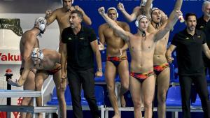 La selección española celebra su triunfo ante Hungría en el Mundial de Singapur.