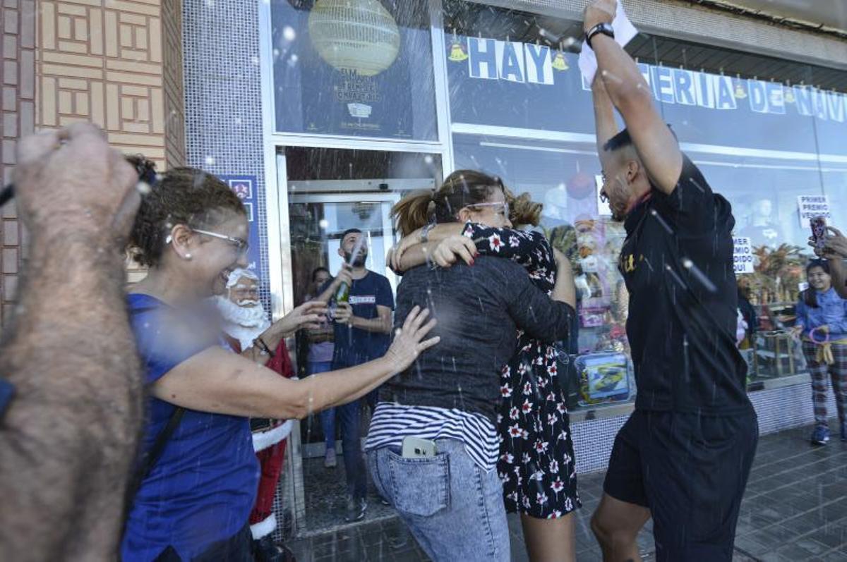 22/12/2018 SARDINA DE GÁLDAR. Lotería de Navidad, boleto premiado con el Gordo de Navidad. FOTO: J. PÉREZ CURBELO  | 22/12/2018 | Fotógrafo: José Pérez Curbelo