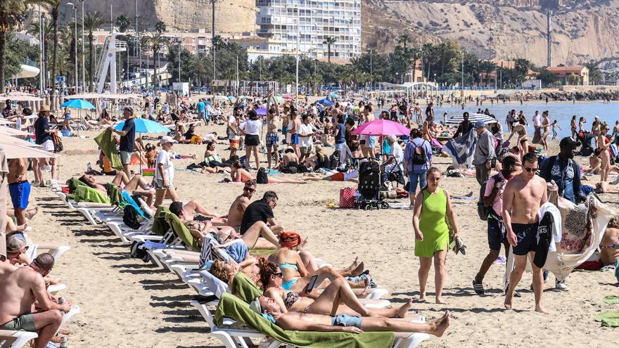 La provincia de Alicante espera altas temperaturas y una nube de polvo sahariano el fin de semana