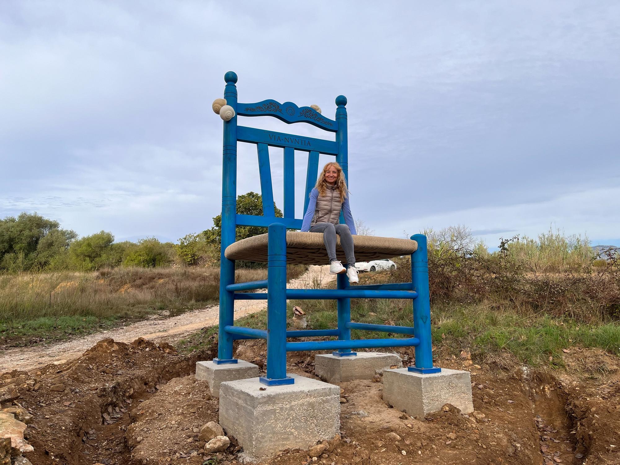 La silla azul está en Vilanova d'Alcolea.