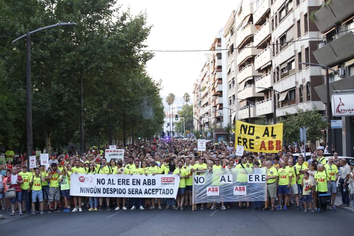 3.000 cordobesas se manifiestan contra el ERE de ABB