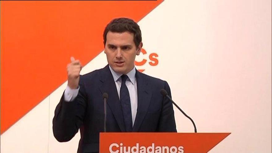 Rivera, dispuesto a pactar con Rajoy un "fin ordenado" a esta legislatura "liquidada"