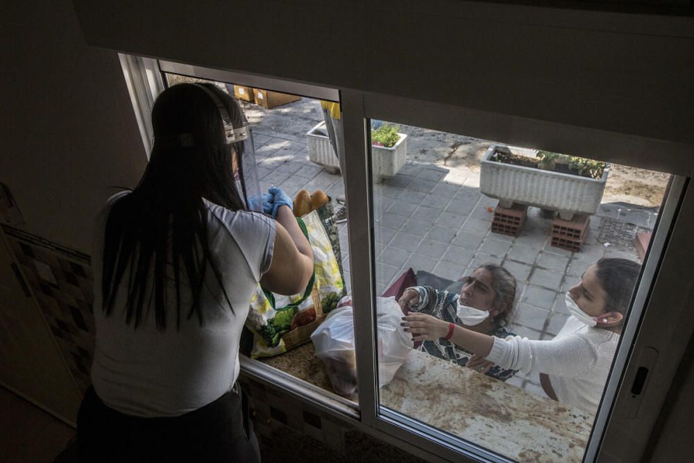 Una mano amiga en el drama del Cementerio