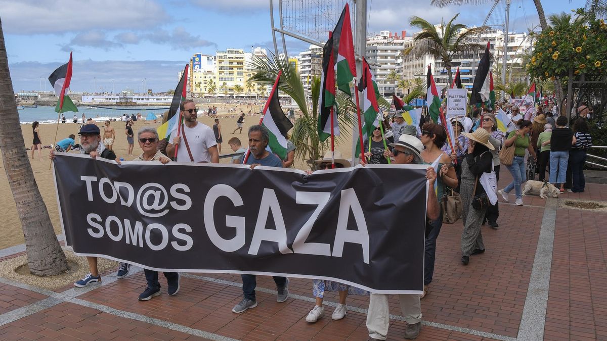 Manifestación pro Palestina, en el paseo de Las Canteras, el pasado febrero.
