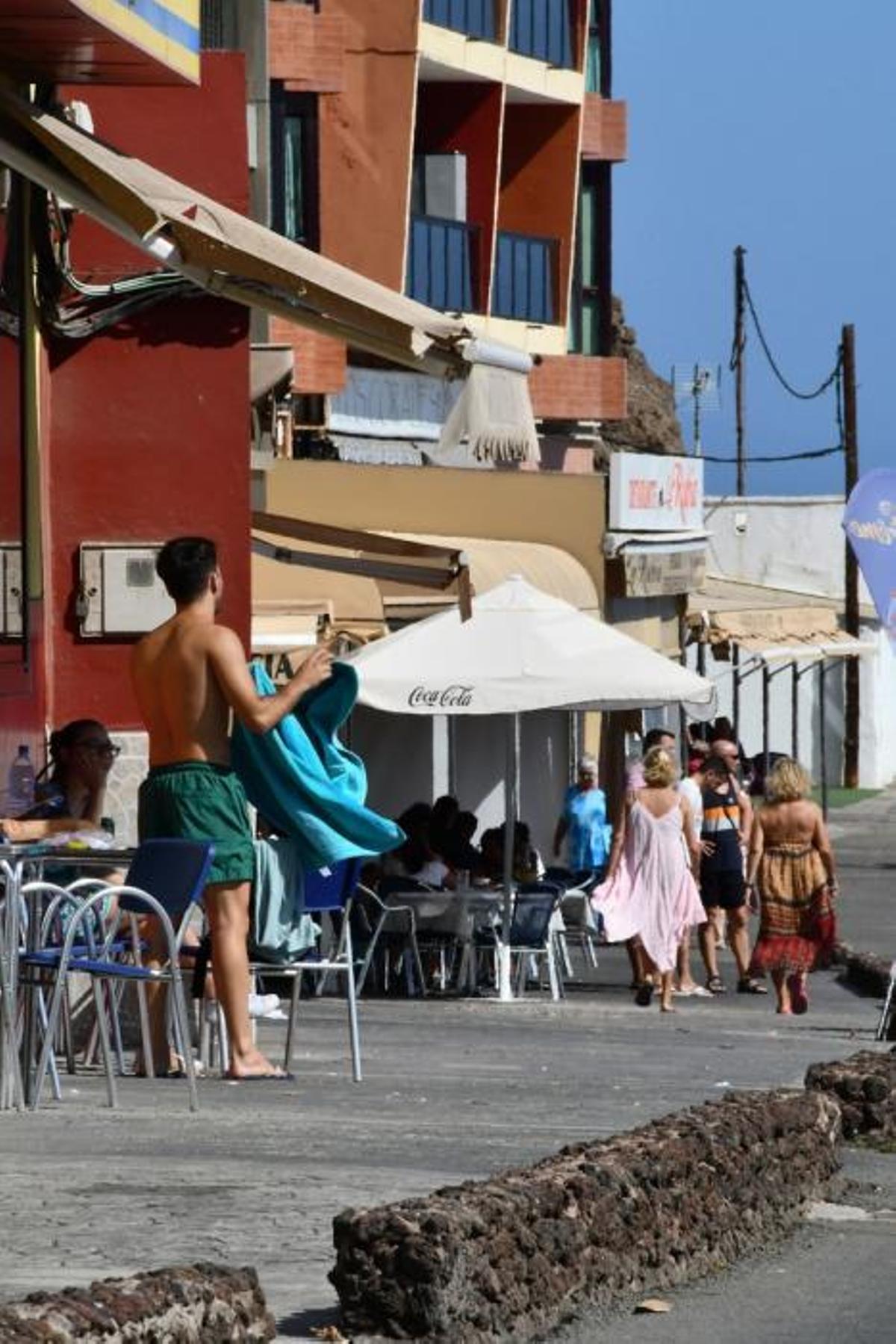 30/10/2019 TELDE.   Calor en Octubre en la playa de Melenara.   Fotógrafa: YAIZA SOCORRO.  | 30/10/2019 | Fotógrafo: Yaiza Socorro