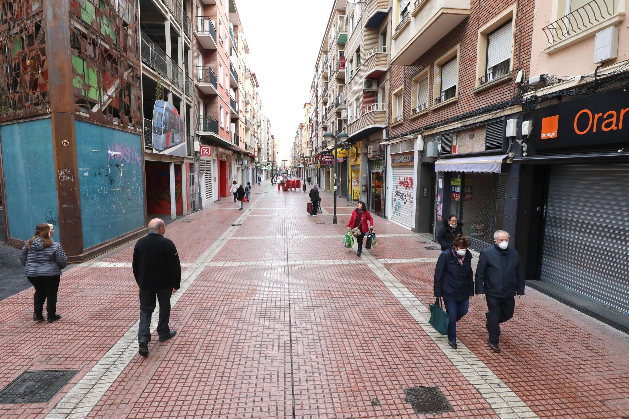 La crisis del coronavirus en la calle Delicias de Zaragoza