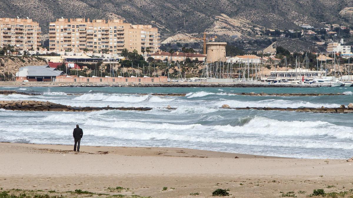 La playa del Campello en una imagen de archivo.