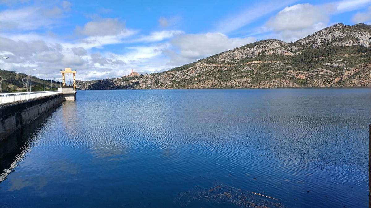 El pantano de El Grado en el río Cinca casi al máximo de su capacidad, la pasada semana.