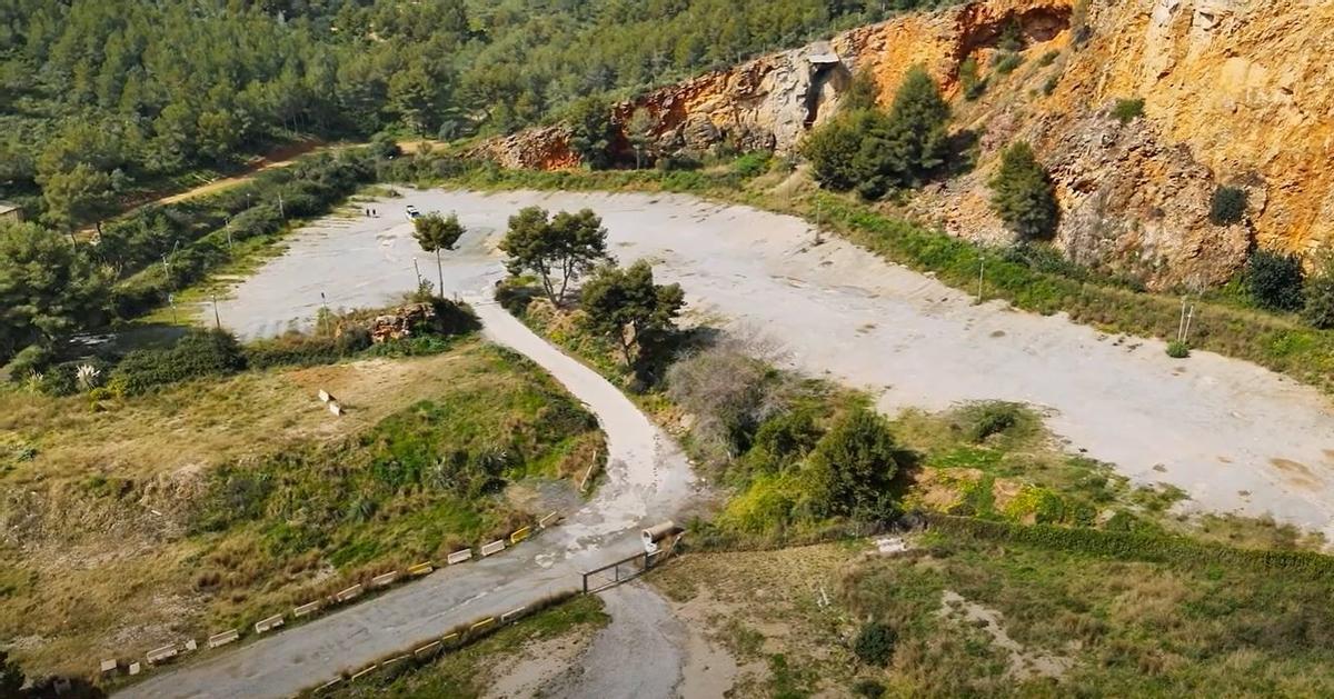 Vista aérea de la histórica cantera de Ca nAimeric, en Castelldefels.