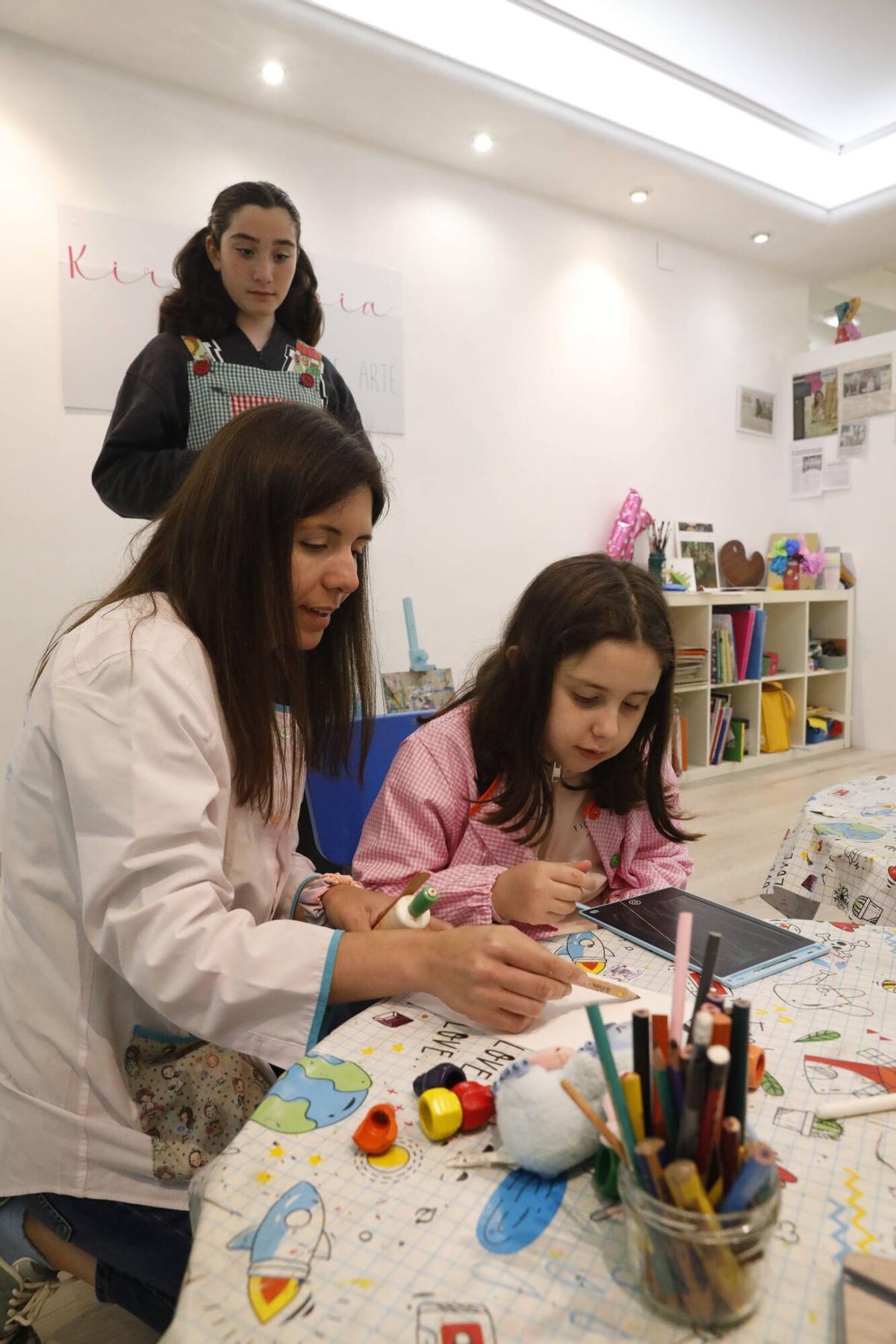 Kirindipia revoluciona la creatividad en Castrillón con arte que va más allá del lienzo Kirindipia revoluciona la creatividad en Castrillón con arte que va más allá del lienzo