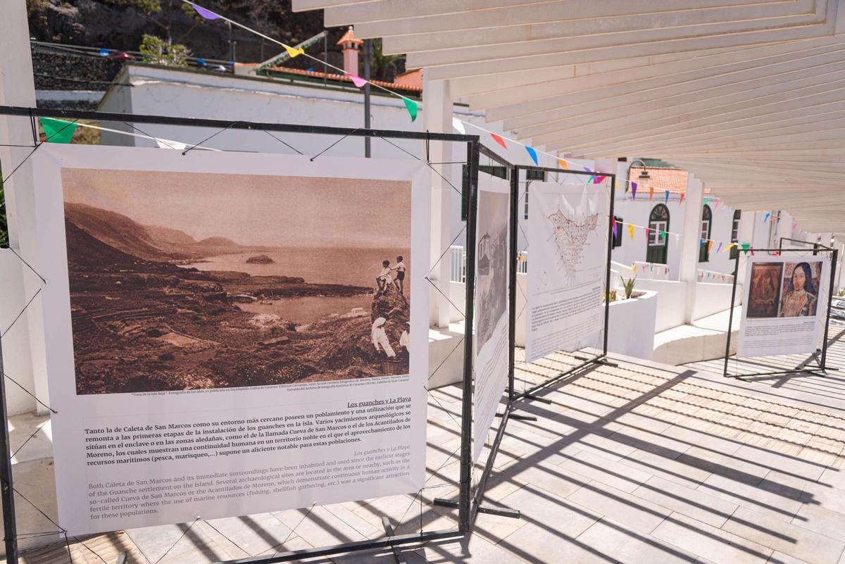Algunos de los carteles de la exposición