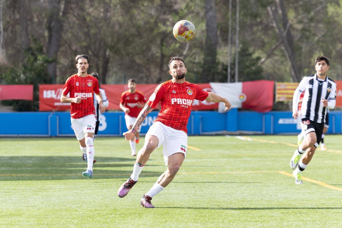 Galería: triunfo vital de la SD Ibiza en la lucha por la permanencia