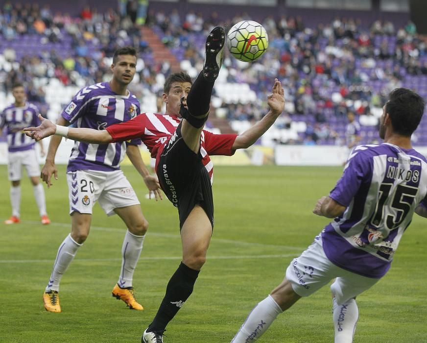 JORNADA 40 - VALLADOLID 0 - GIRONA 0 - Un punt sense futbol El Girona empata a Valladolid un partit travat, sense ocasions i marcat per la preocupant lesió al genoll de Lejeune