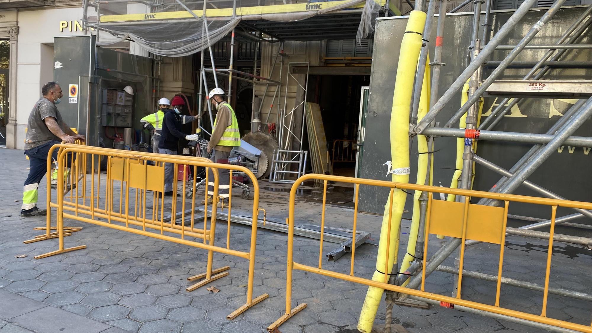 Obras de remodelación en un edificio de Barcelona.