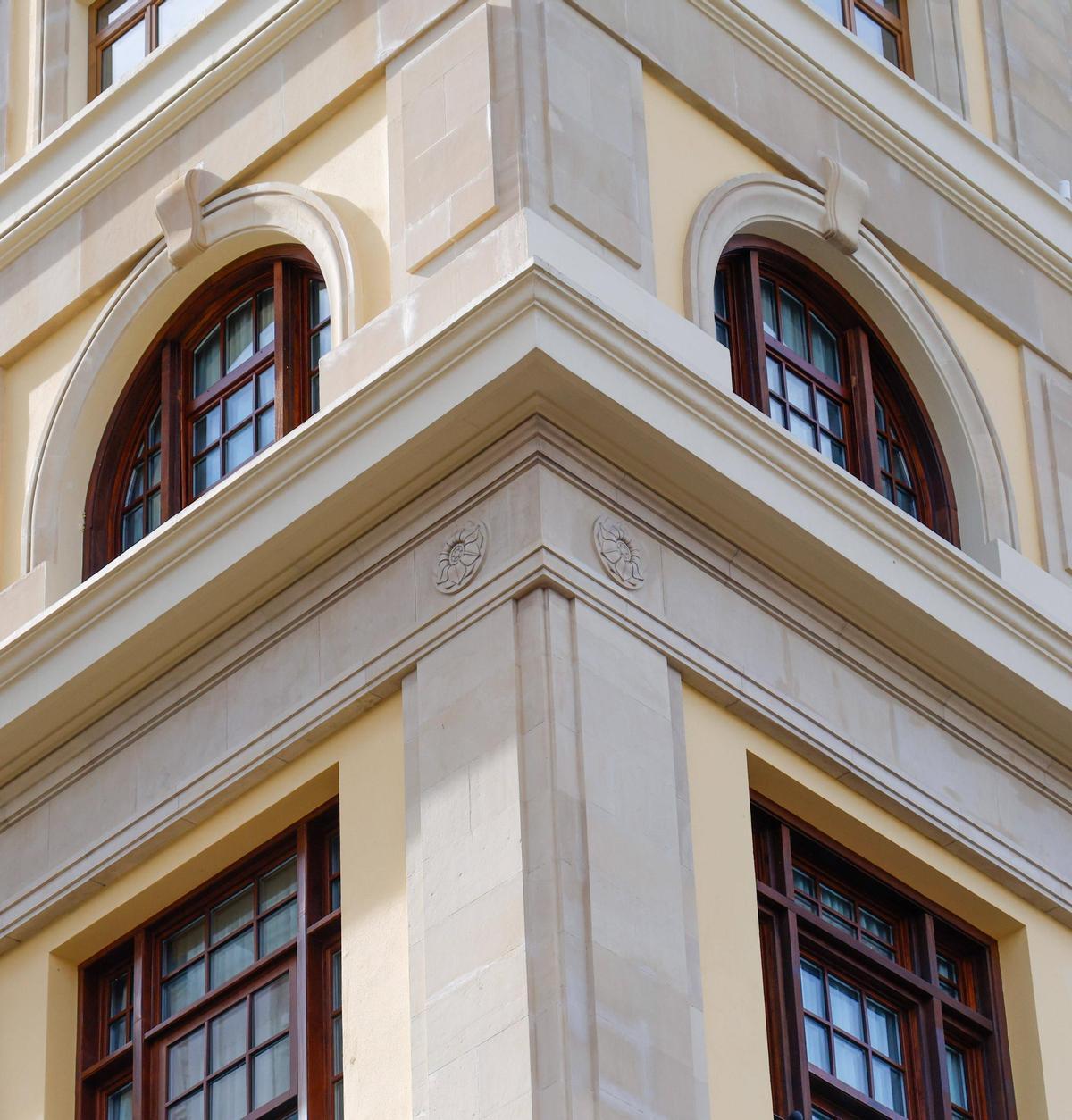 Grand Hotel Centenari (Plaza del Ayuntamiento, 25)