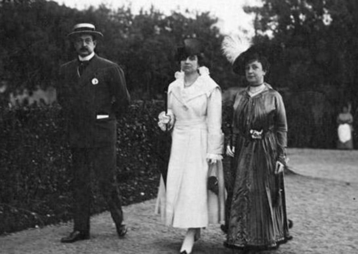 Camilo Julià, Isabel Llorach i Josefina Julià. | ARMAND DE FLUVIÀ I ESCORSA. ARXIU NACIONAL DE CATALUNYA