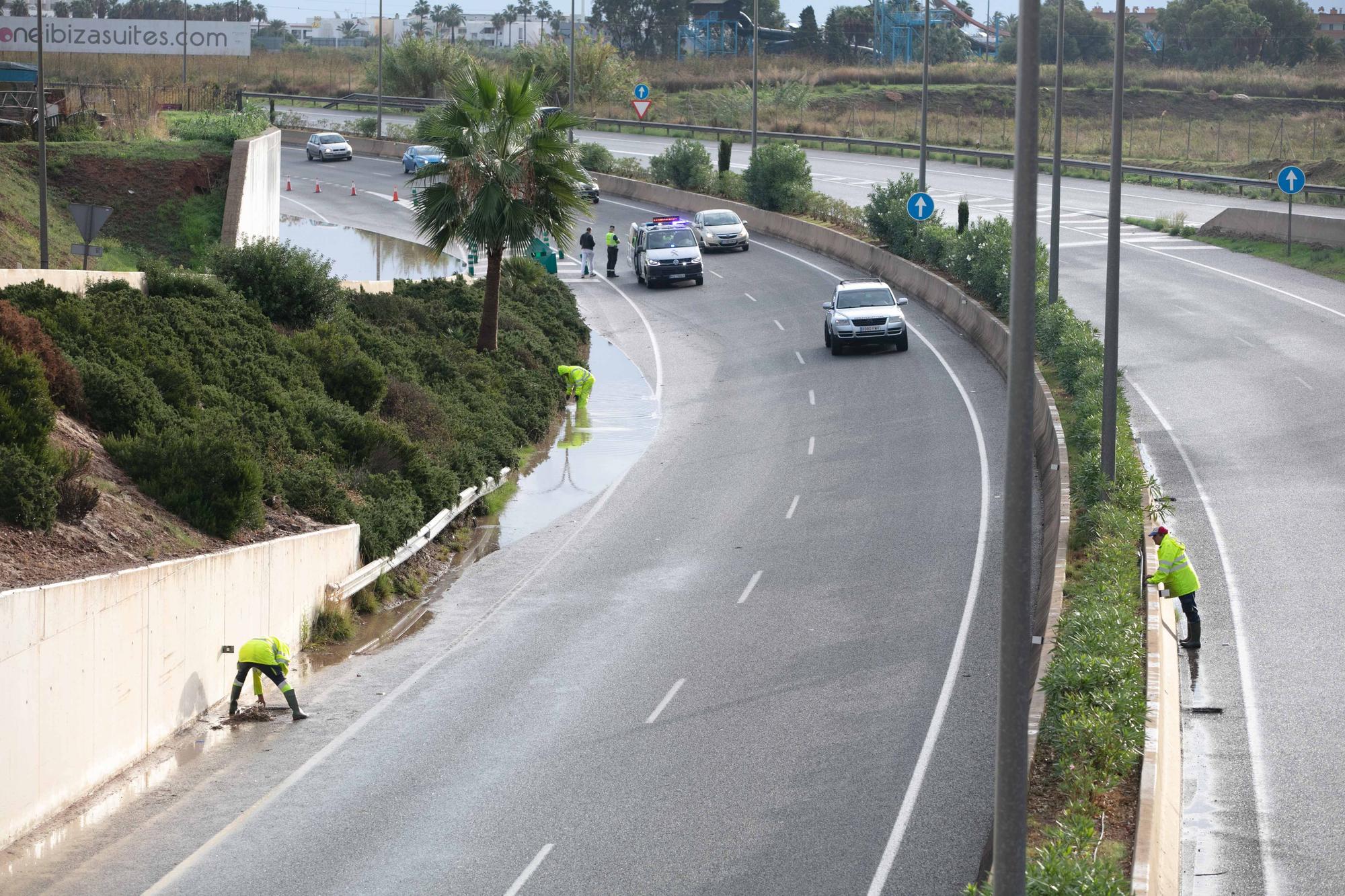 La lluvia de hoy colapsa el tráfico en Ibiza por varias carreteras cortadas