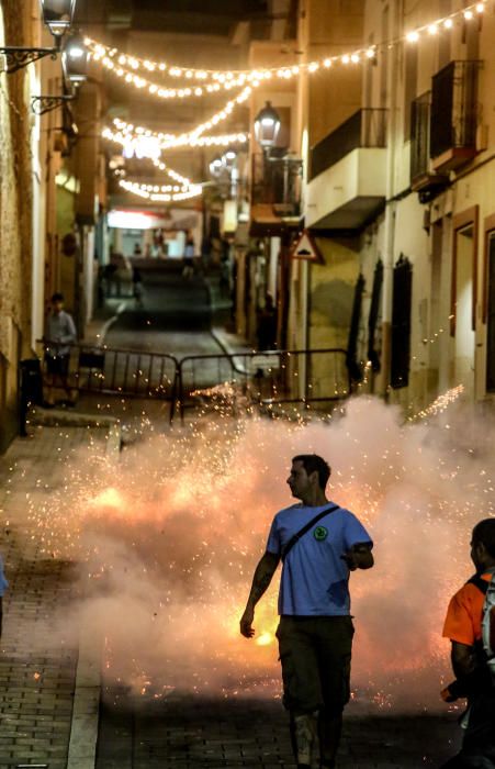 La «Entrà de Penyes» abre el programa en honor a la Virgen de la Asunción y San Roque