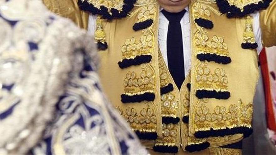 Al banquillo por pagar un traje de torero con un talón sin fondos