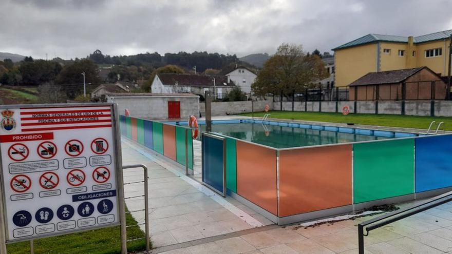 Vista de la piscina municipal de Fornelos de Montes.