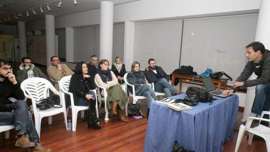 Taller de motivación de Eutropio Rodríguez, ayer. // Bernabé / V.Espiño