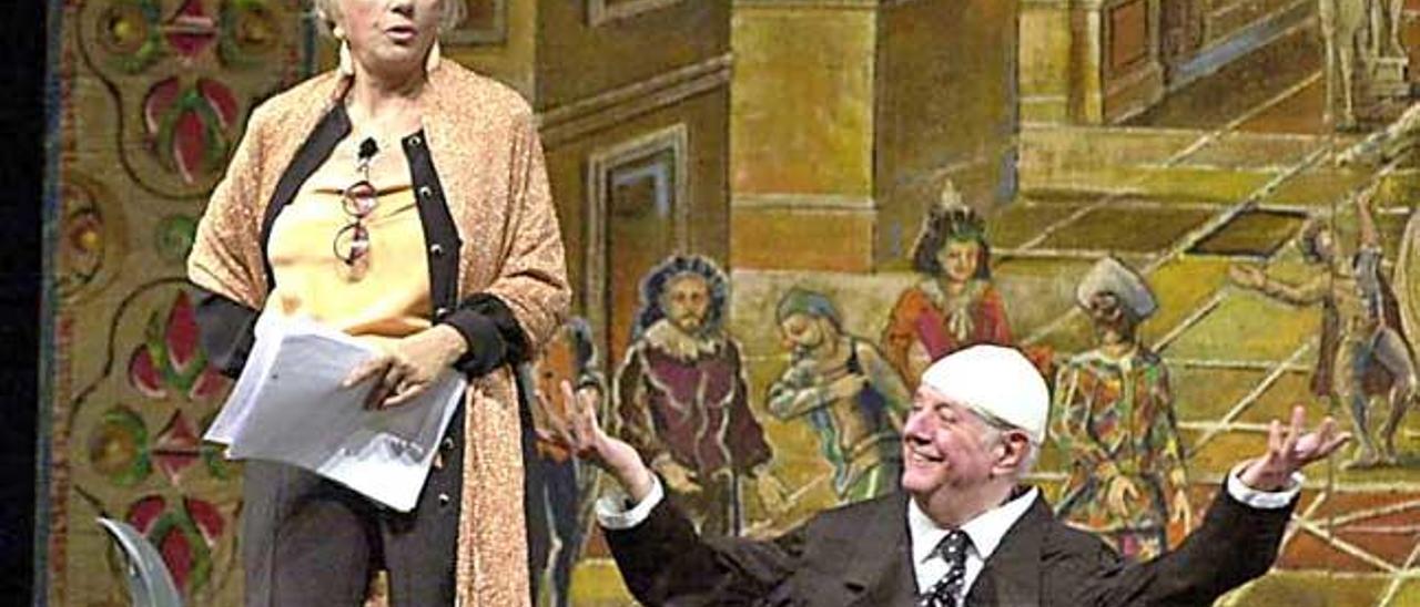 Dario Fo y su esposa, Franca Rame, actuando juntos en 2003.