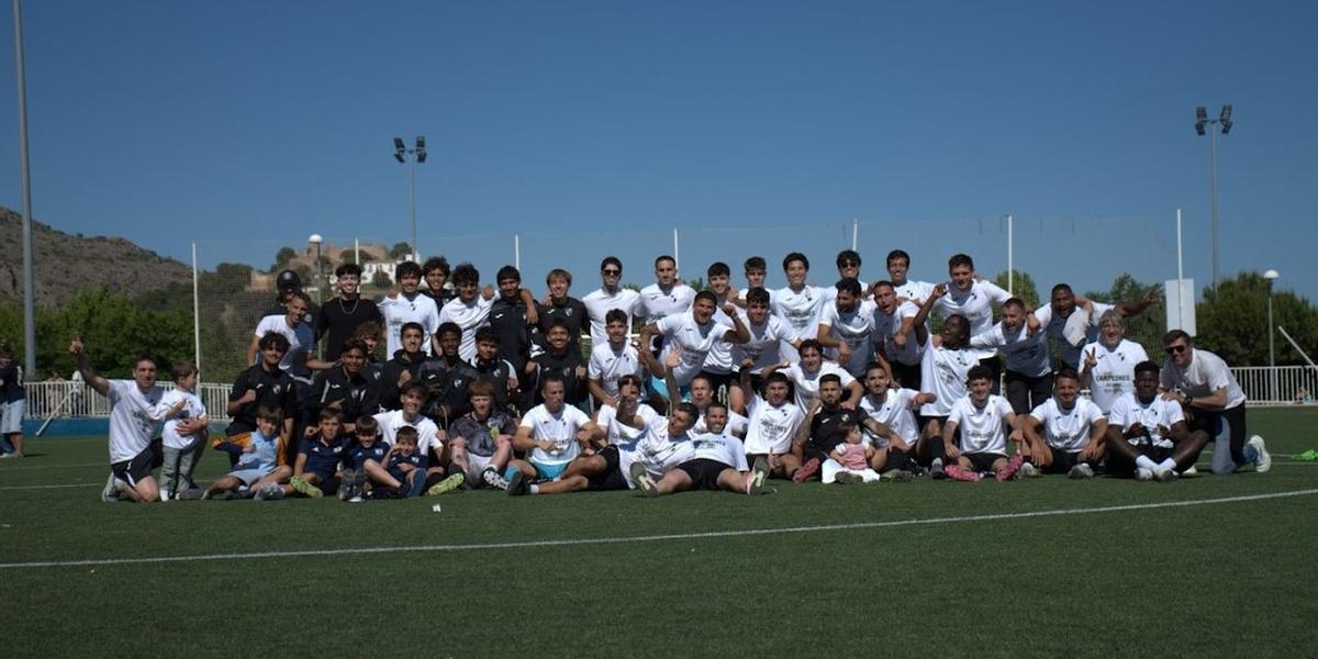 Plantilla del Odisea, en la Ciudad Deportiva Facsa.