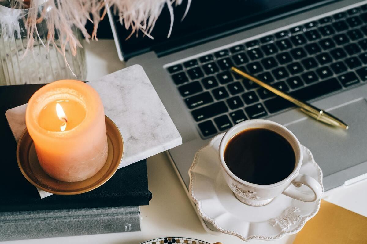 Así es la vela que ahuyenta a los mosquitos de manera natural