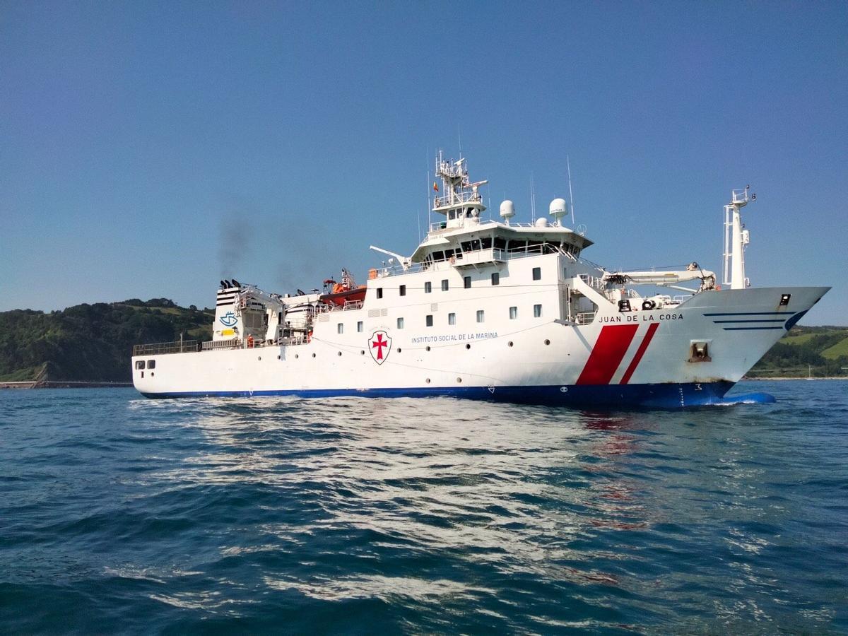 El «Juan de la Cosa», uno de los dos buques del Instituto Social de la Marina (ISM).