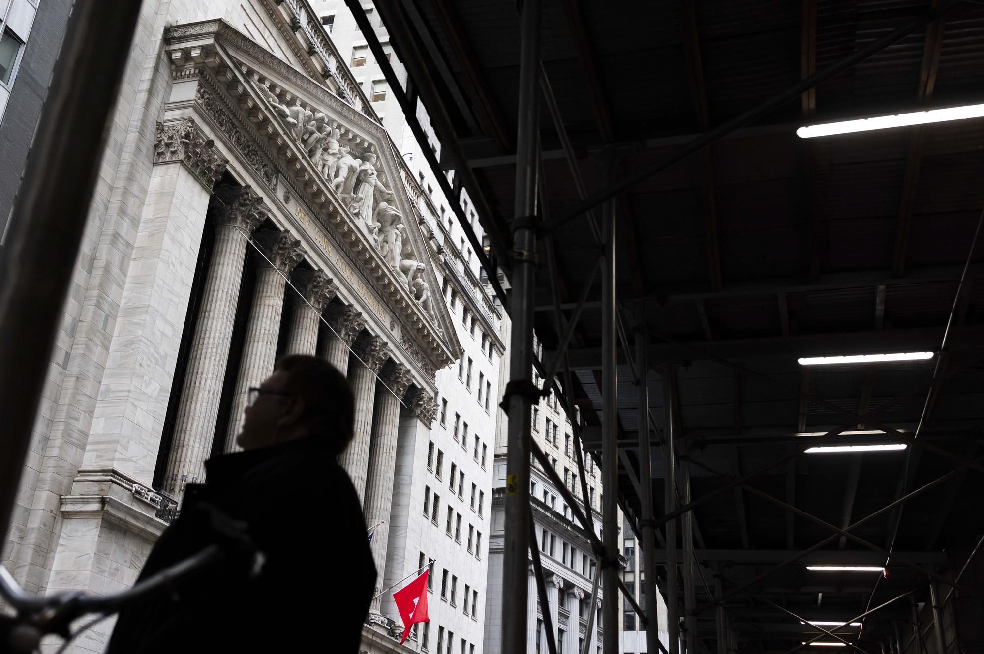 Wall Street abre en rojo y el Dow Jones pierde un 0,70 %
