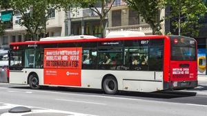 zentauroepp48685903 pla general d un autob s de tmb amb l anunci d  mnium cultur190618155108