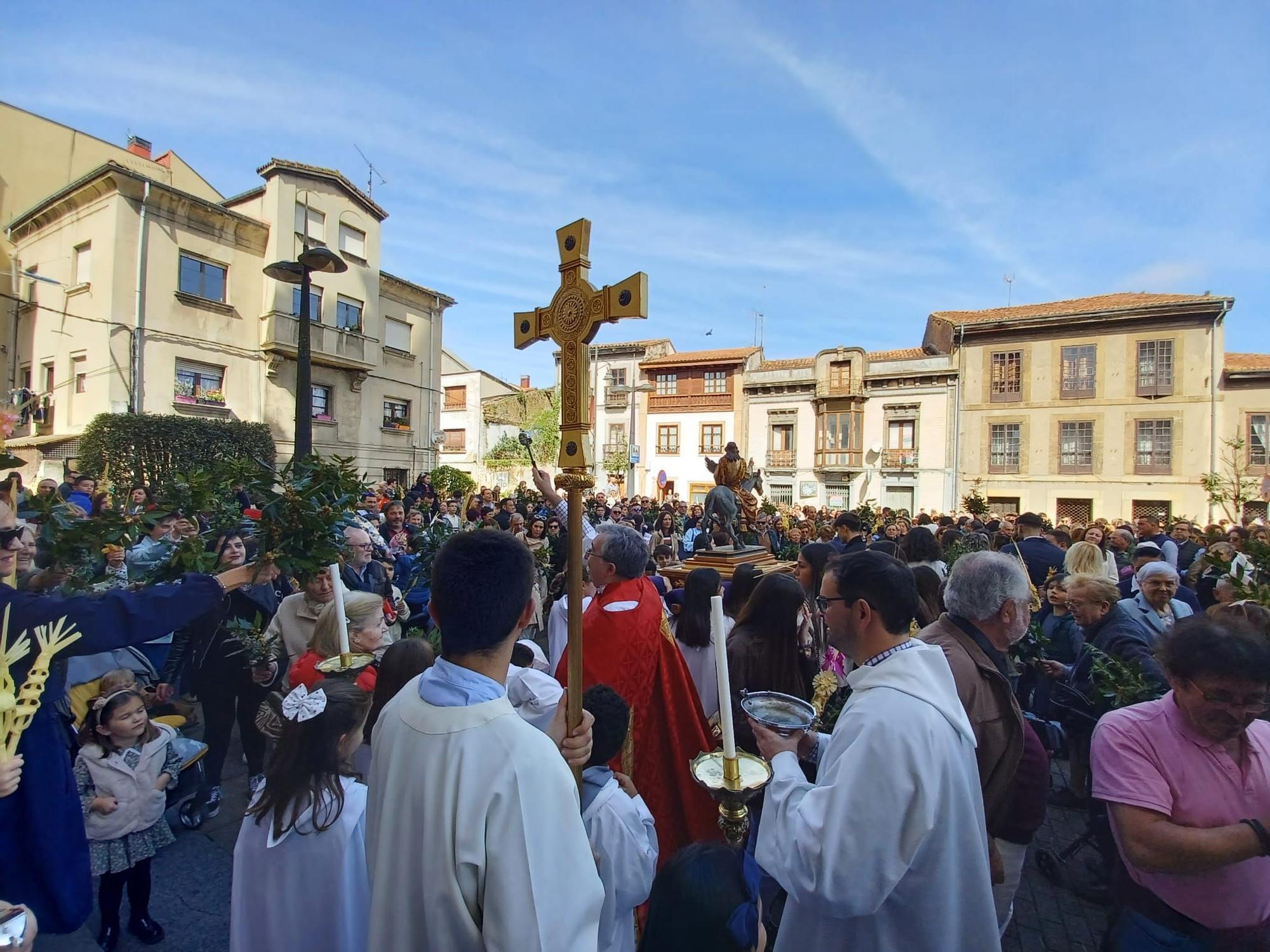 En imágenes: multitudinario Domingo de Ramos en Pola de Siero