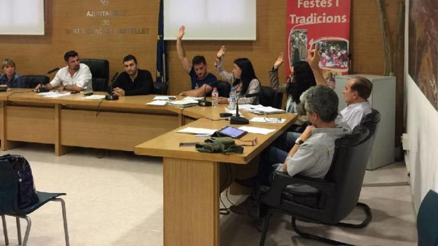 Un ple municipal a l&#039;Ajuntament de Sant Vicenç