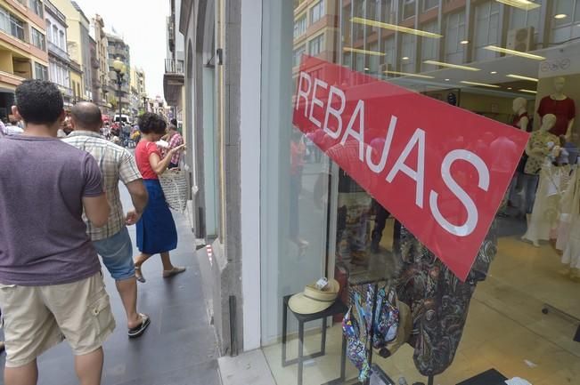 Rebajas y apertura dominical en Triana