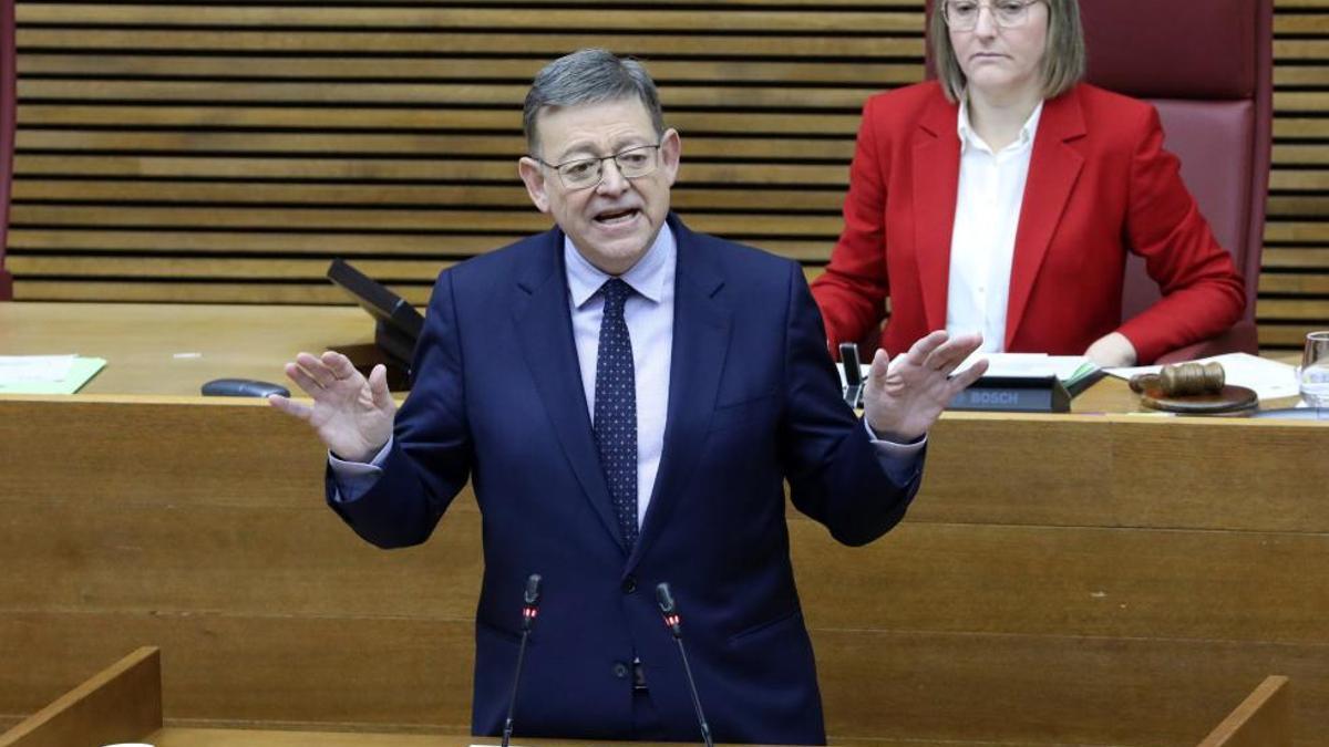 El president de la Generalitat Ximo Puig durante la sesión de control de la semana pasada en las Corts