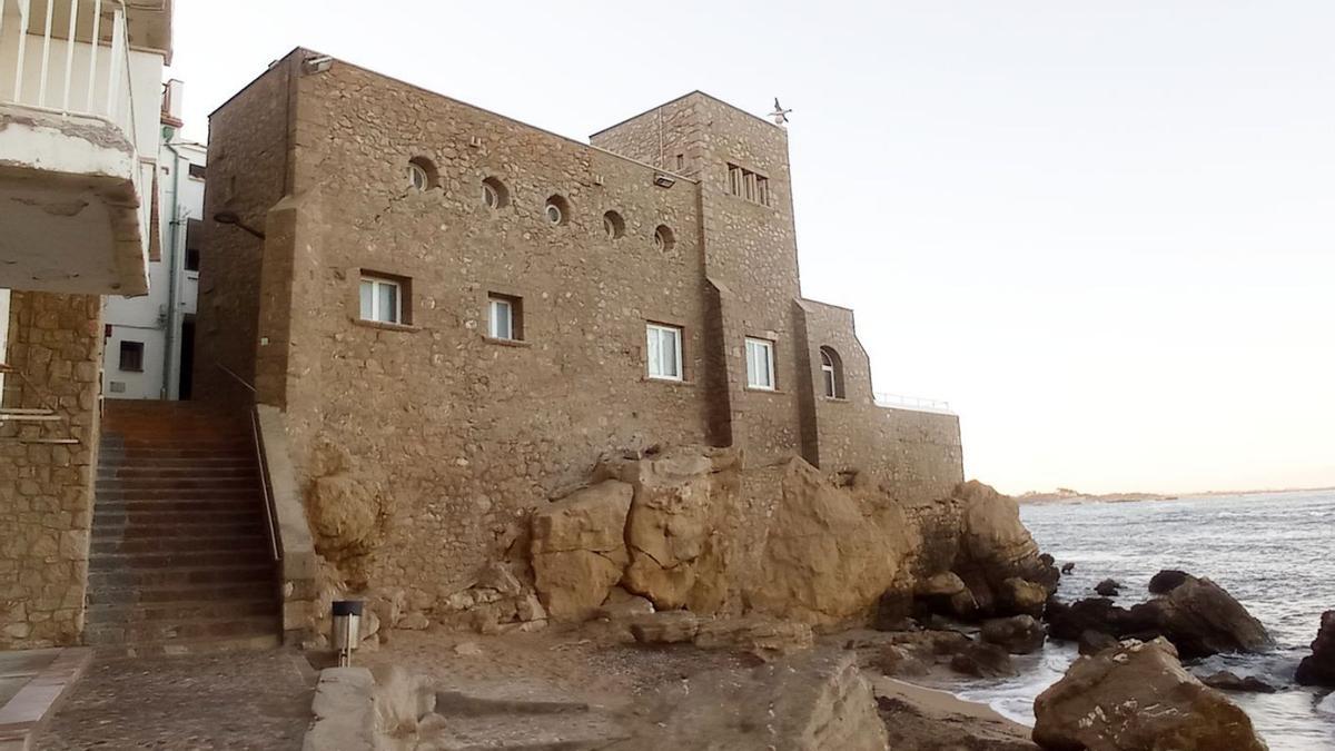 La Casa del Gavià de l’Escala és a primera línia de mar