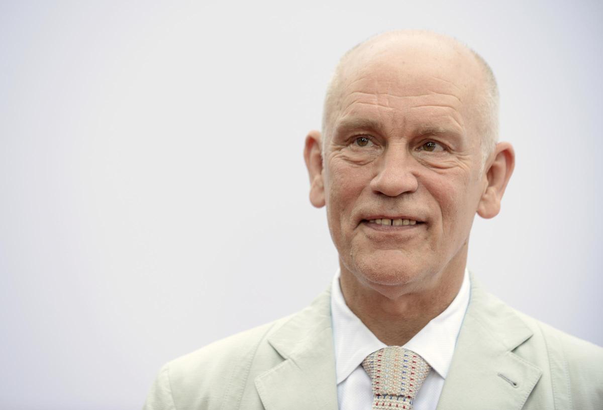 John Malkovich: «Abans acudíem als filòsofs a la recerca d’idees, avui a TikTok: el deteriorament és evident»