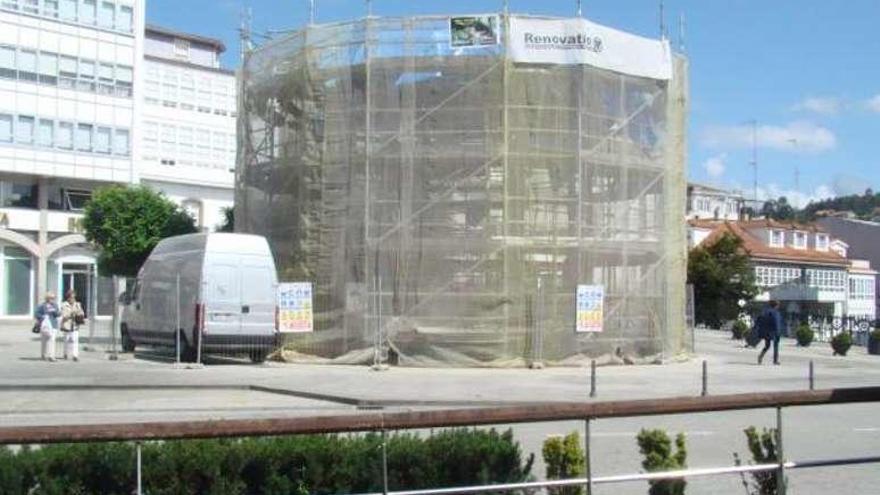 Palco de la música de Betanzos, vallado.